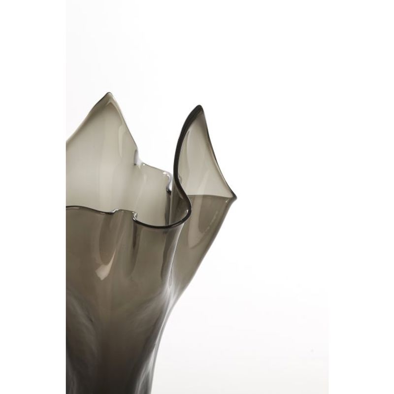 Vaso Cristal Cinza Escuro Borda Ondulada 22x40