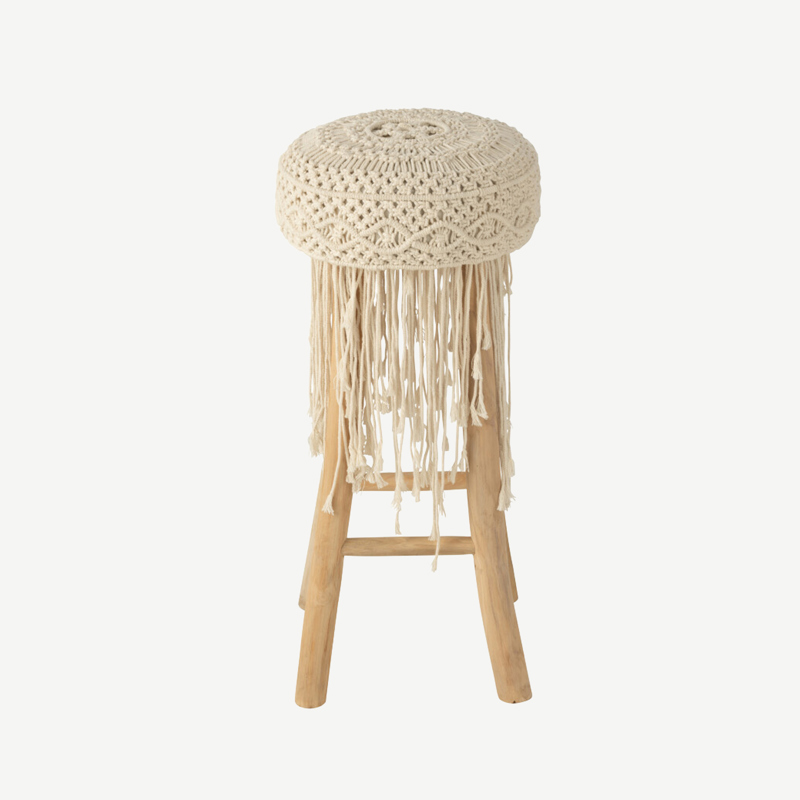 Banco com franjas macramé